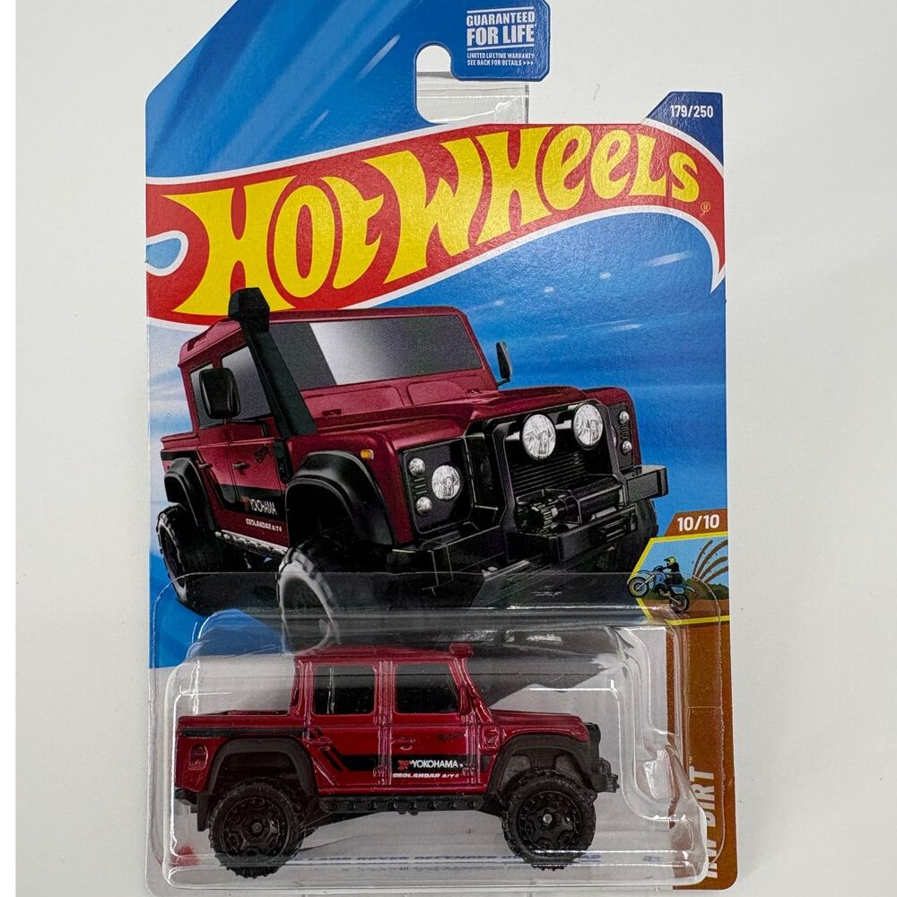 Hot Wheels '15 Land Rover Defender Double Cab 179/250